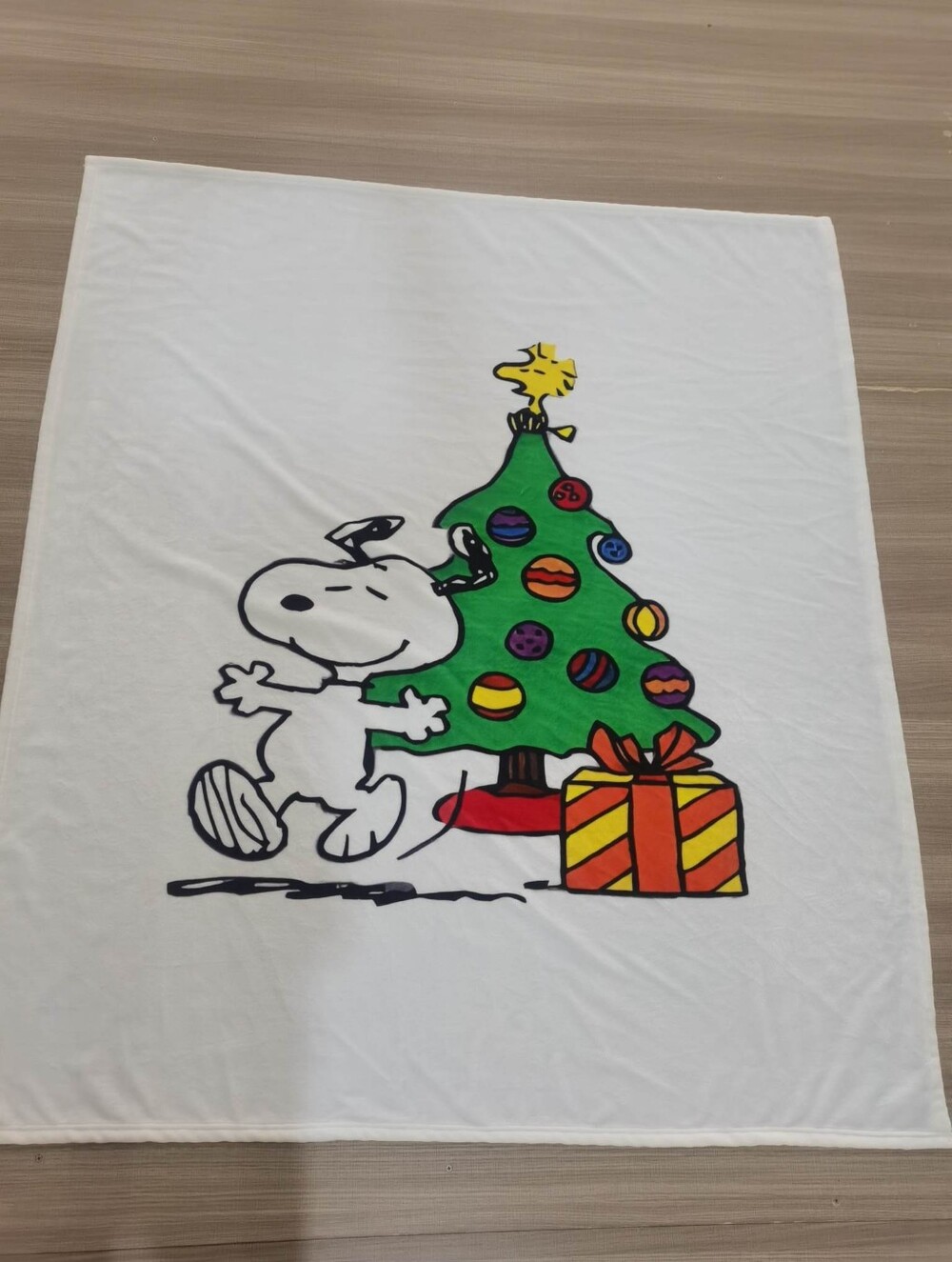 White Holiday Snoopy Plush Throw Blanket with Green Tree and Gift